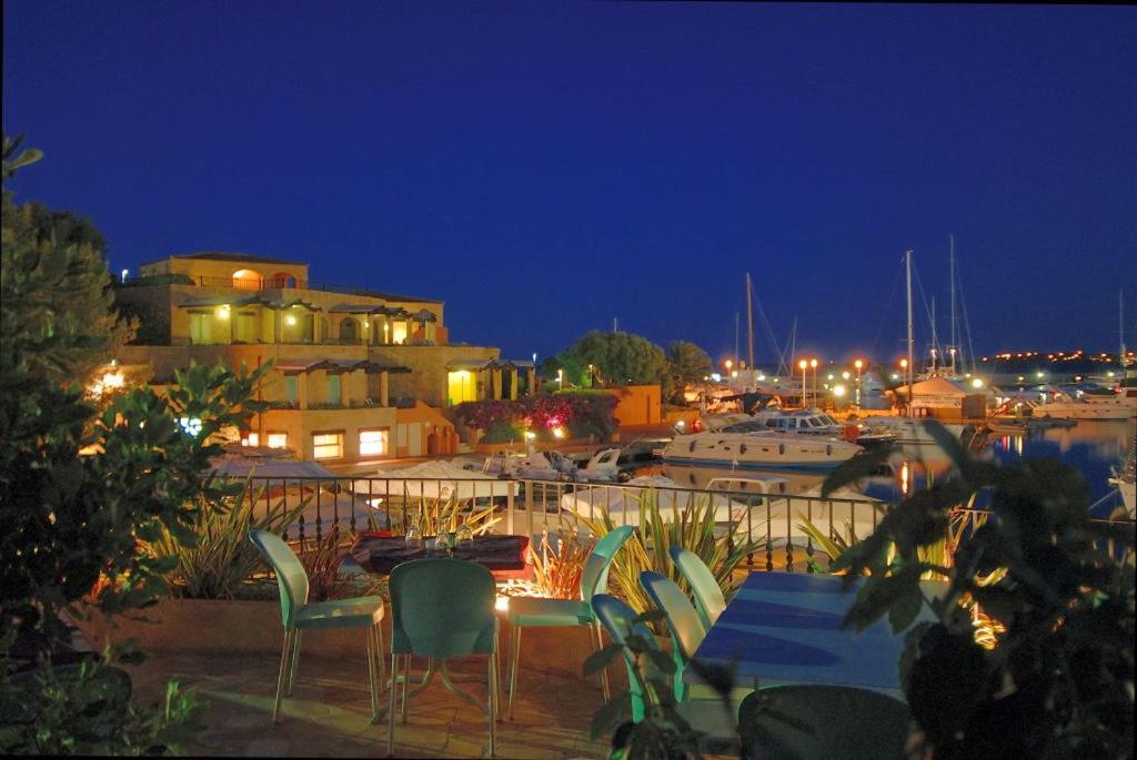 Le Sirene Hotel Portisco Buitenkant foto