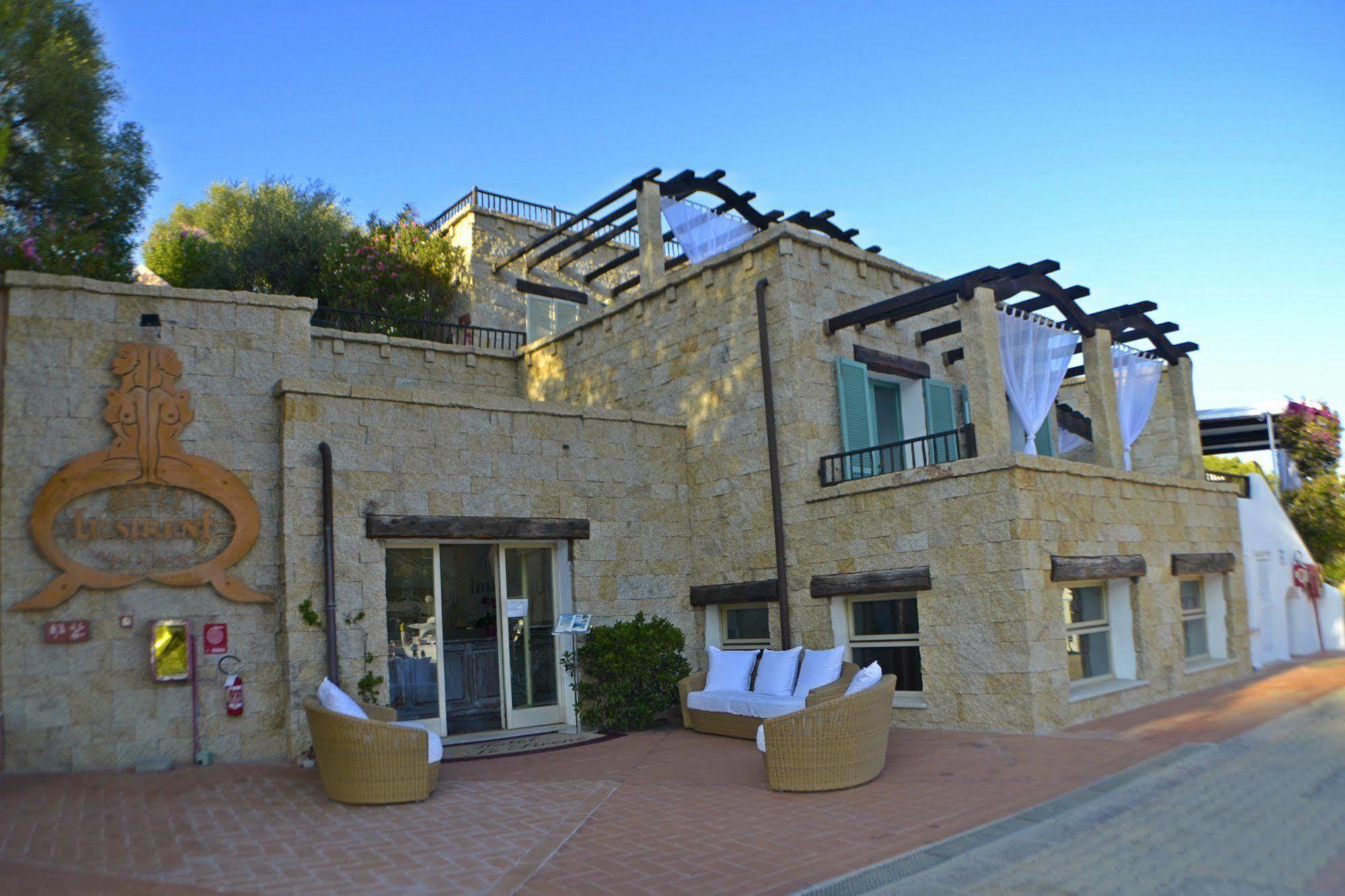 Le Sirene Hotel Portisco Buitenkant foto